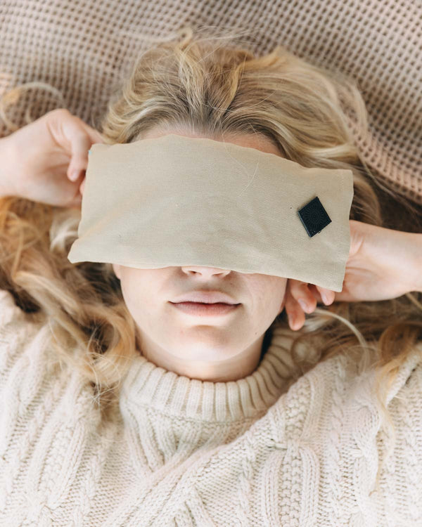 Øjenpude - Sand
https://dk.ayu.eu/collections/simple-days-yogaudstyr/products/yoga-ojenpude-10x25-cm-beige