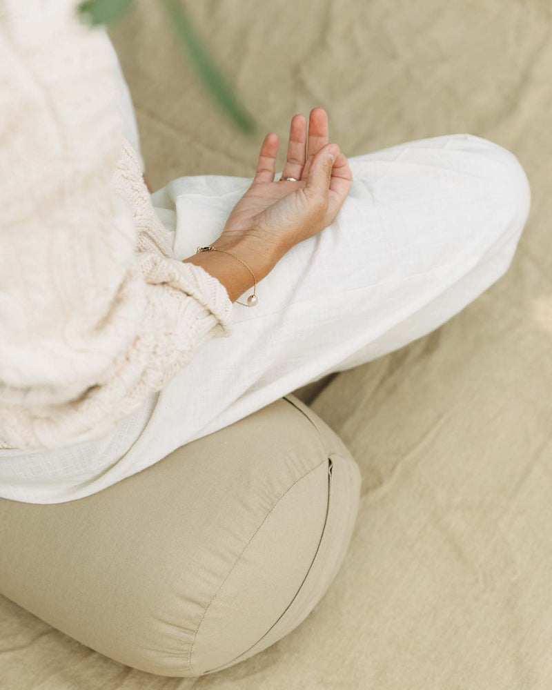 Tyngde Tæppe  - Sand
https://dk.ayu.eu/collections/yoga-taeppe-i-bomuld-blodhed-og-varme-til-din-praksis/products/yoga-taeppe-i-bomuld-150x200-cm-beige