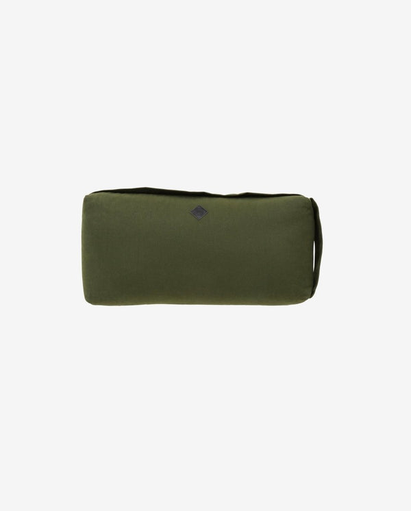 Meditations hynde 
https://dk.ayu.eu/collections/yoga-og-meditationshynde-optimal-stotte-og-komfort/products/yoga-og-meditationspude-40x20-cm-morkegron