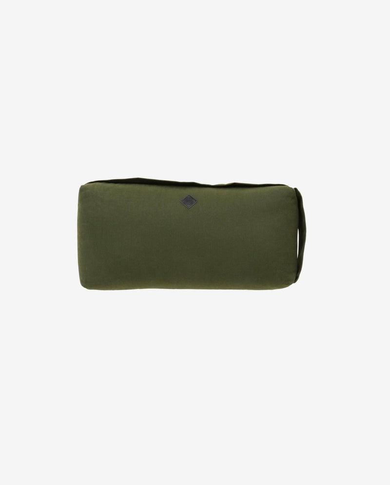 Meditations hynde 
https://dk.ayu.eu/collections/yoga-og-meditationshynde-optimal-stotte-og-komfort/products/yoga-og-meditationspude-40x20-cm-morkegron